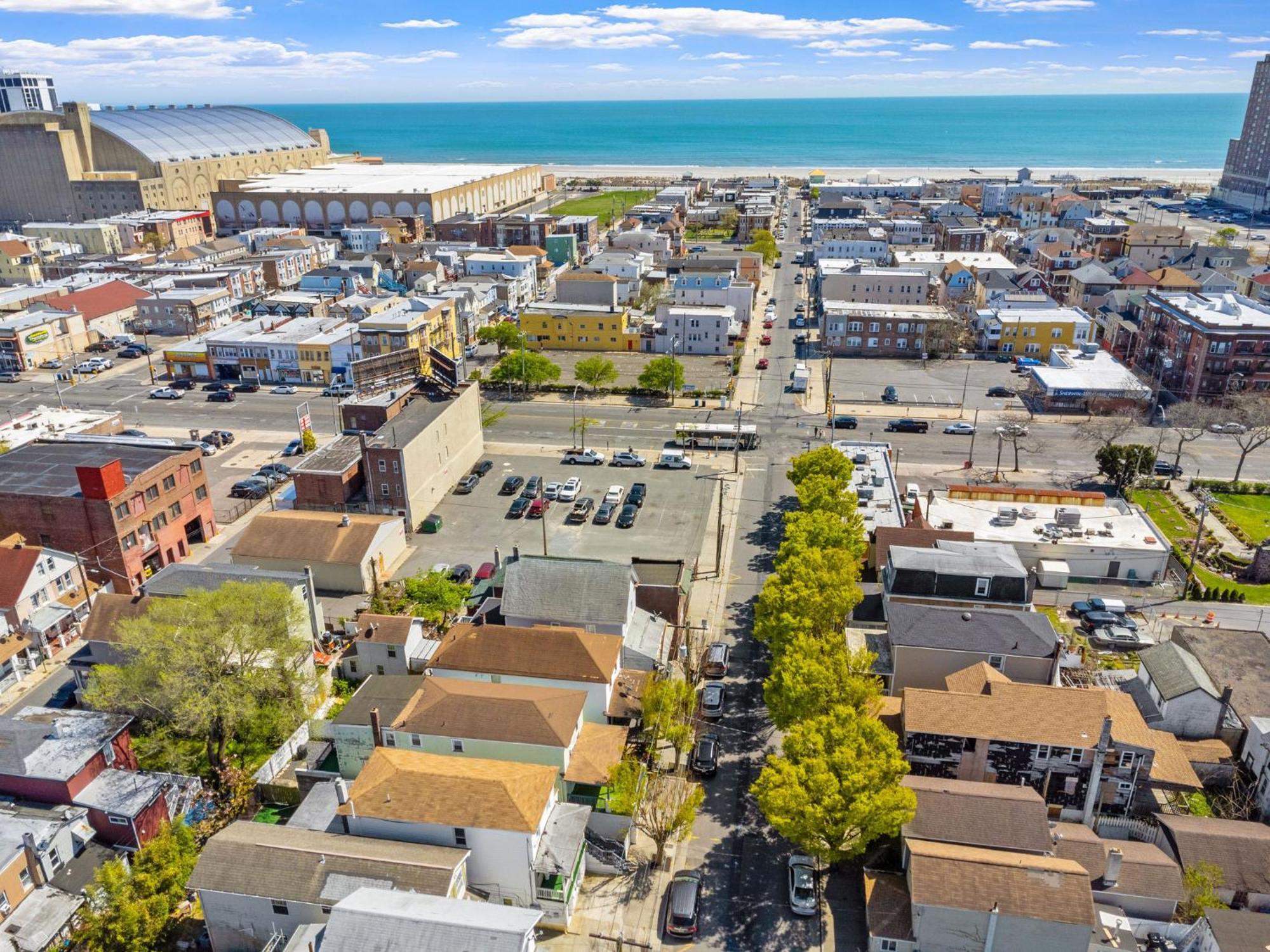 9 Bedroom, 14 Beds House Great For Big Groups Near Boardwalk, Tropicana Atlantic City Exterior photo